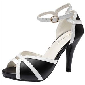 New in Box Black/White Vintage Peep Toe Heels Sz 9